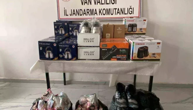 Van'da yapılan operasyonlarda kaçak sigara ve malzeme ele geçirildi