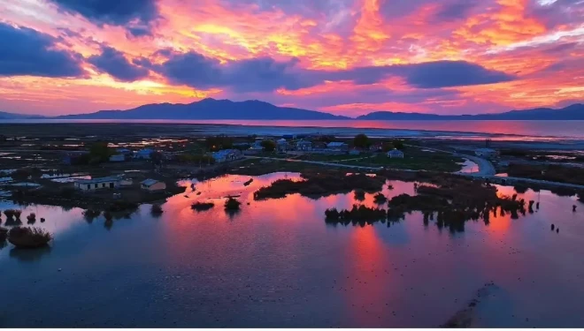 Erçek Gölü’nde muhteşem günbatımı