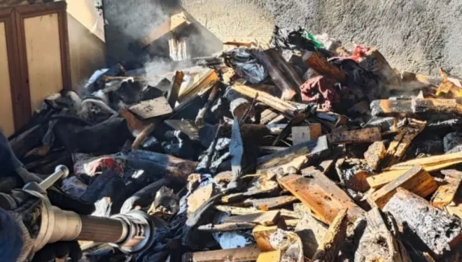 Van’da çatı yangını