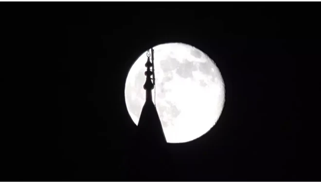 Van semalarında şişkin ay görsel şölen sundu