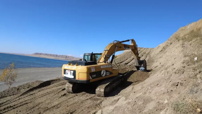 Tuşba Belediyesi sahillere erişim kolaylaştırmak için yeni yollar açıyor