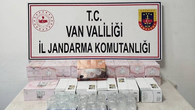 Van’da çok sayıda kaçak eşya ve gıda ele geçirildi