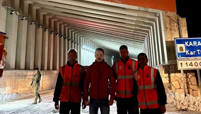 3 bin rakımlı Karabet Geçidi’nde kar yağışı etkili oldu