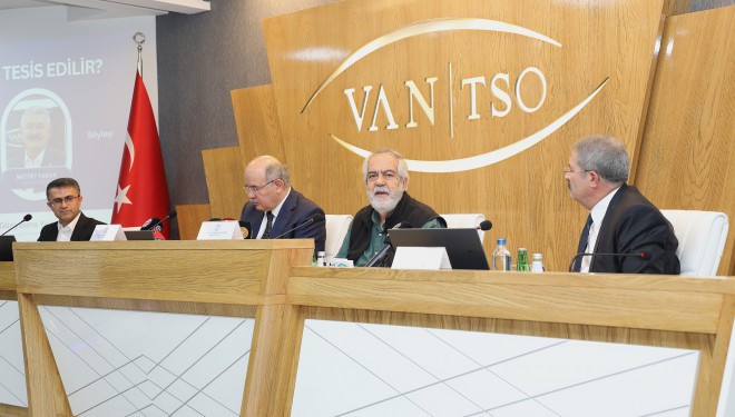 Hüseyin Çelik ve Mehmet Altan'ın katılımıyla "Türkiye’de Barış Nasıl Tesis Edilir?" söyleşisi yoğun ilgi gördü