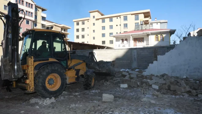 Alipaşa Mahallesi’nde Yol Açma Çalışmaları Sürüyor