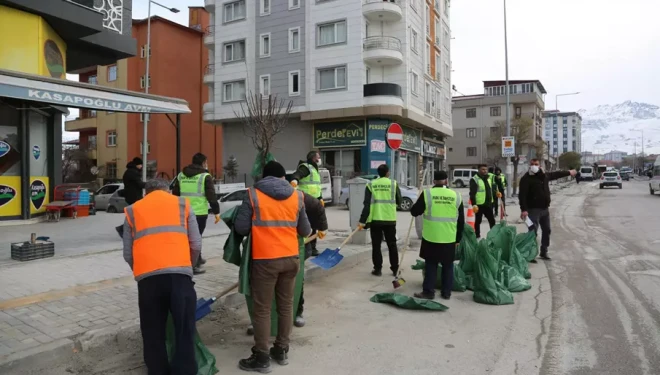 VBB şehir merkezinde kapsamlı temizlik çalışması başlattı