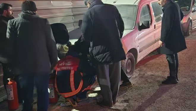 Van’da park halindeki kamyonette yangın