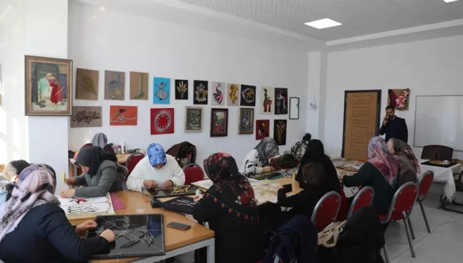 Tuşba’da Kadın Emeği Sanata, Sanat İstihdama Dönüşüyor