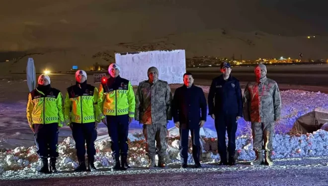 Kaymakam Bulut yeni yıla görev başındakilerle girdi