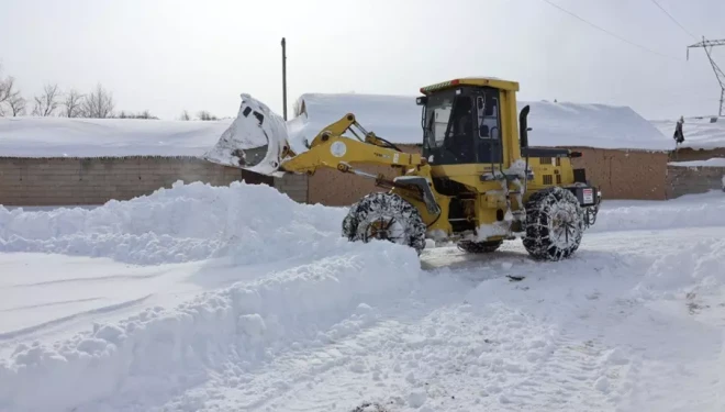 Van’da kardan dolayı kapanan 625 yoldan 469’u açıldı