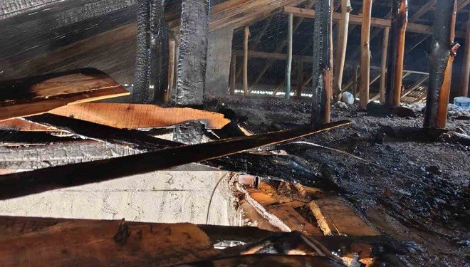 Van’da çatı yangını