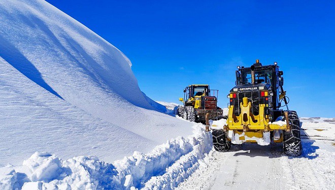 Van’da kardan dolayı kapanan 625 yoldan 586’sı açıldı