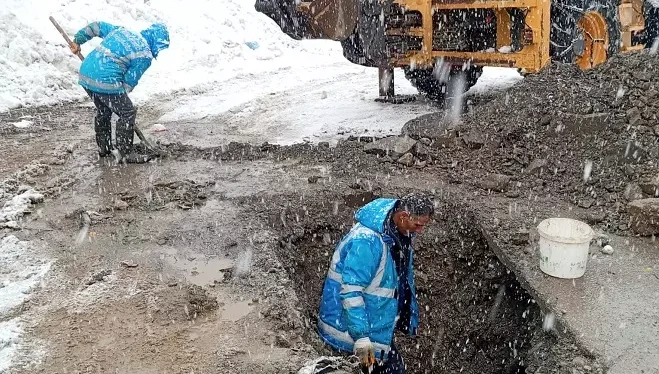 VASKİ’den Çatak Cumhuriyet Mahallesi’nde Su Arızasına Müdahale