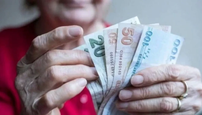 En düşük emekli maaşı 20 bin TL oldu: Resmi Gazete’de yayımlandı