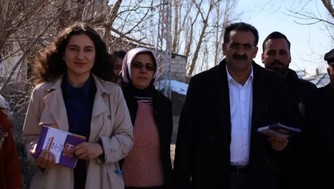 Malazgirt Belediyesi eşbaşkanları gözaltına alındı