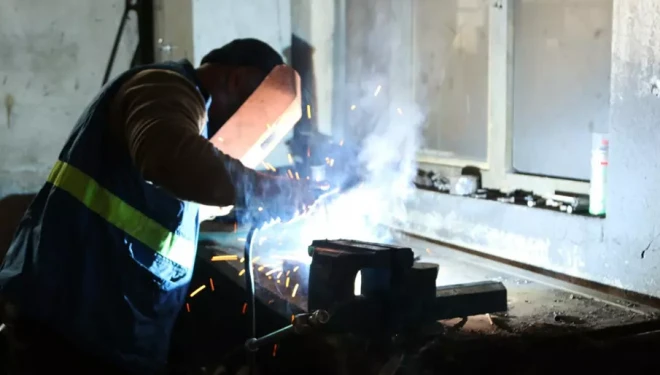 Van Büyükşehir Belediyesinin iş makineleri kendi ustalarına emanet