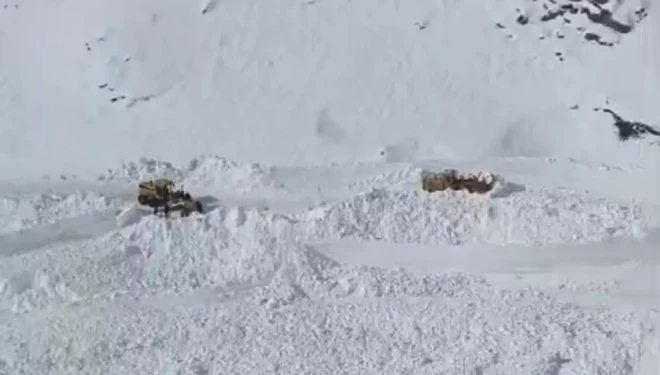 Van Bahçesaray’da mezra yoluna