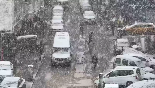 Van’da yoğun kar yağışı etkili oldu
