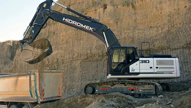 Van’da büyükşehir belediyesine ait araçlar satışa çıkarıldı