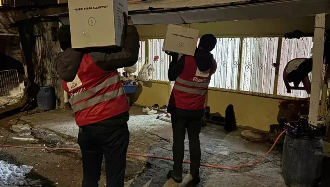 Kızılay Muradiye Şubesinden ihtiyaç sahibi ailelere gıda desteği