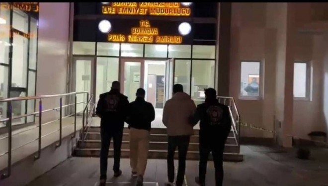 Kendilerini polis olarak tanıtıp, 2 kişiyi gasbettiler