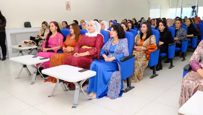 İpekyolu Belediye Meclisinde 8 Mart Coşkusu