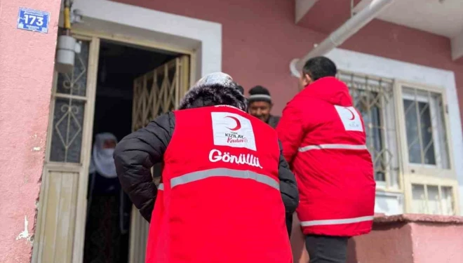 Kızılay Muradiye Şubesi’nden 8 Mart ziyareti