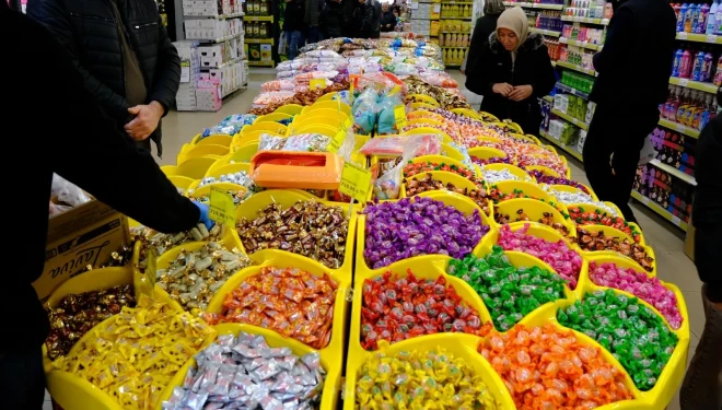 Van’da bayram şekerleri tezgahtaki yerini aldı