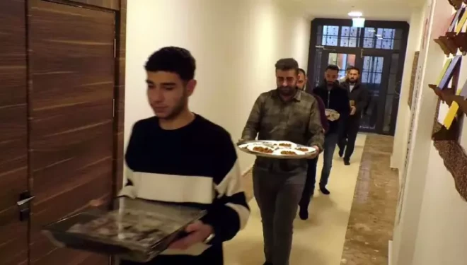 Hayırsever aileler, yetim ve öksüz öğrencilerle