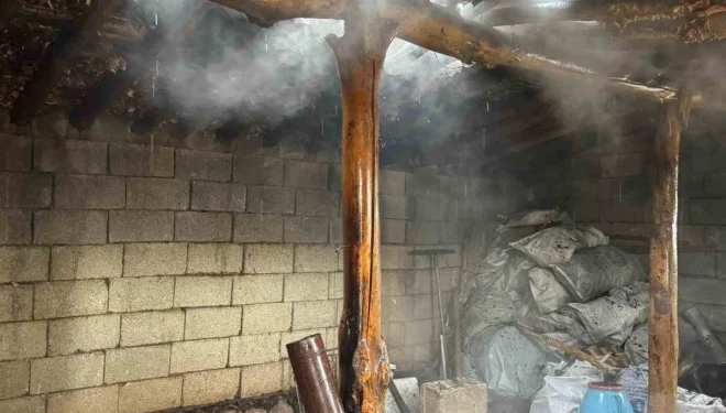 Van’ın Muradiye ilçesinde tandır evi yangını