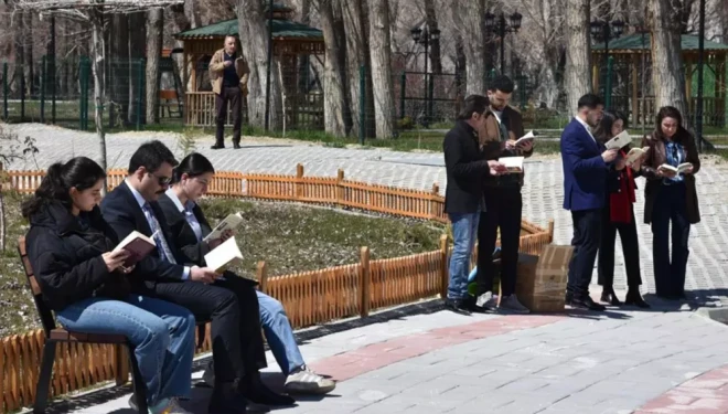 Kaymakam Gilan’dan mesaj: “Okuyan Toplum, Güçlü Gelecek”