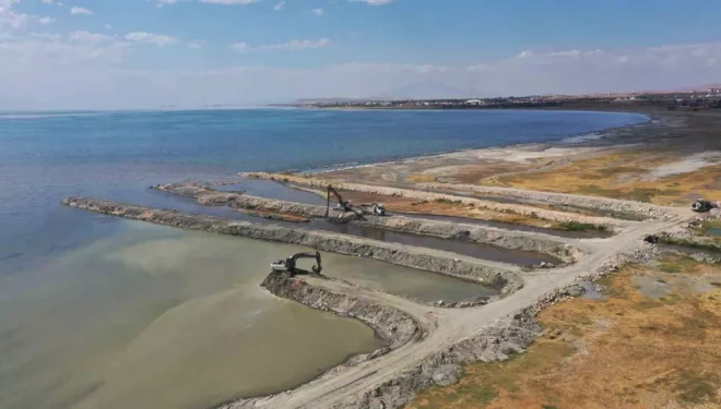 Van Gölü’nde 2 milyon 86 bin metreküp