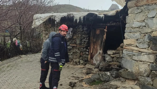 Van’da kümes ve tandır olarak kullanılan yapı çöktü