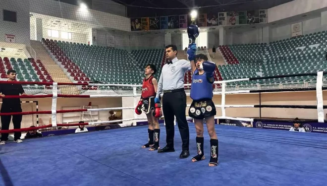 Çataklı öğrenci Muay Thai Türkiye Şampiyonu oldu