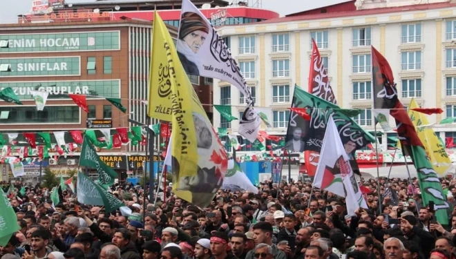 Van’da Mevlid-i Nebi programına yoğun ilgi