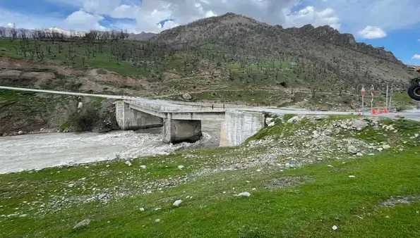 Van Çatak ilçesinde köprü çöktü