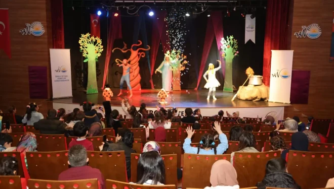 Engelli bireylere "Kahraman Ormanda" tiyatro gösterimi sahnelendi