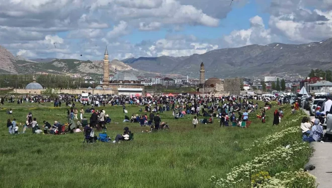 Van’da gökyüzü rengarenk