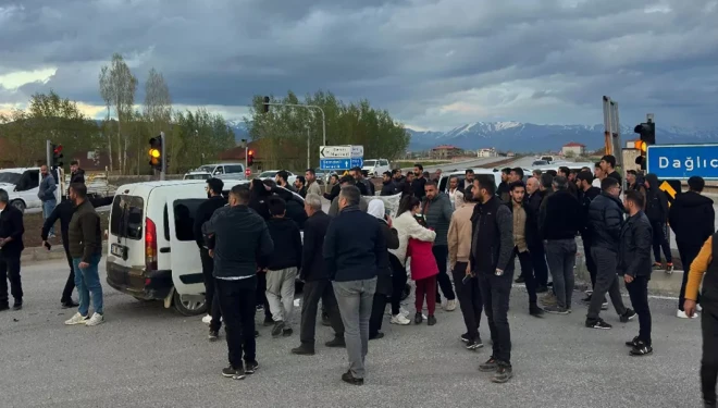 Hakkari’de zincirleme trafik kazası: 11 yaralı