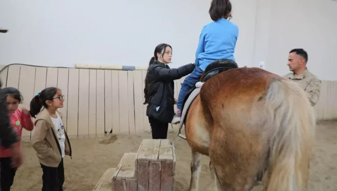 Tuşba Belediyesi 47 öğrenciyi