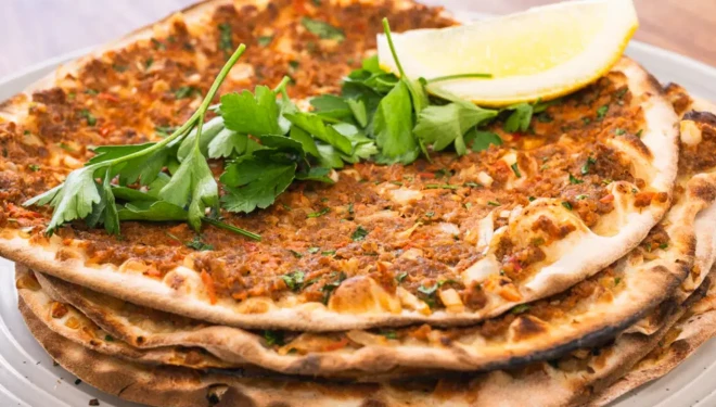 Bakanlık bin 450 liraya lahmacun satan işletmeye işletmeye ceza kesti