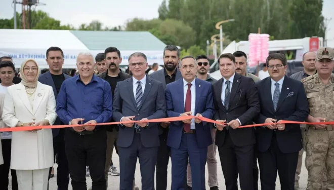 100 ADEM'in el emeği ürünleri Vanlılarla buluştu