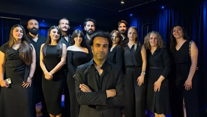 Koro Anka dinleyicilerine unutulmaz bir gece yaşattı