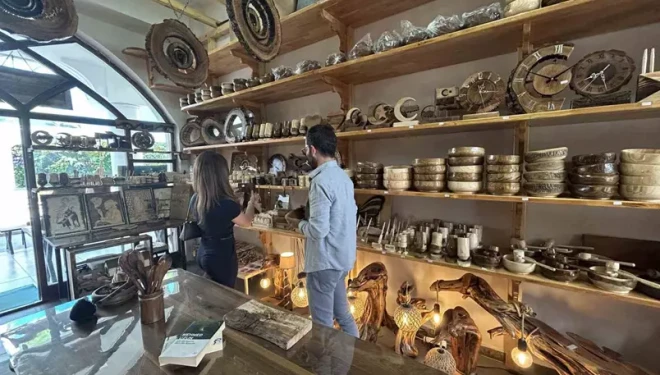 Van’da ömrünü tamamlamış ceviz ağaçları dekoratif ürünlere dönüşüyor