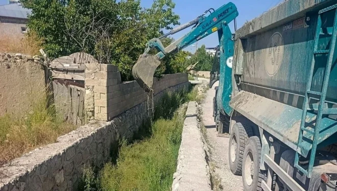 DSİ'den Van'da taşkın riskine karşı kanal temizliği
