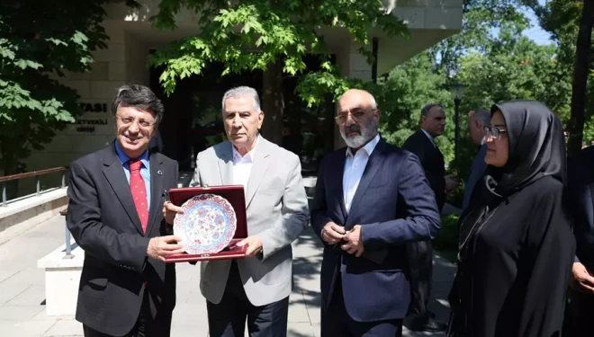 Türkmenoğlu: "Türkiye, İran ile İş Birliğini Daha da Güçlendirmekte Kararlı"