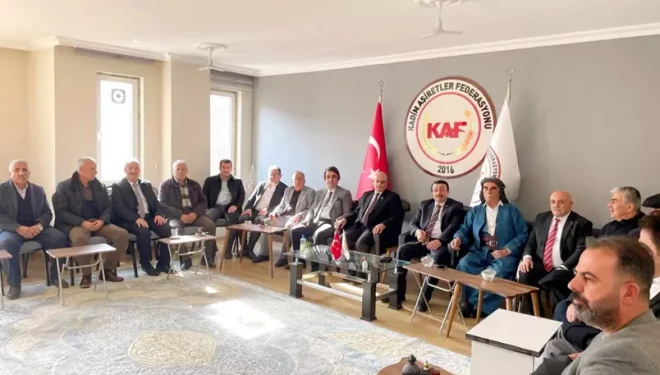 Gösterişli düğünlere