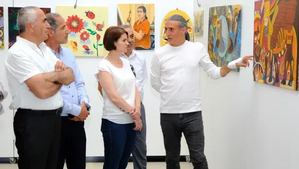 Van’da ‘Gelenekten günümüze sanat’ sergisi açıldı