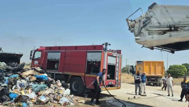 Van’da seyir halindeki çöp kamyonunda yangın