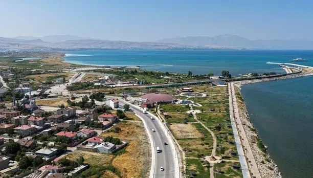 Sahil yolu çalışmaları hız kesmeden devam ediyor